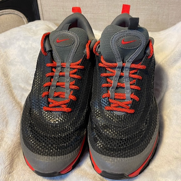 Nike air max - Sz 7 men’s / Sz 8.5 women’s - Picture 2 of 4